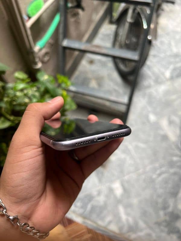 iphone 11 4