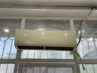 Haier 1.5  ton without inverter heat and cool