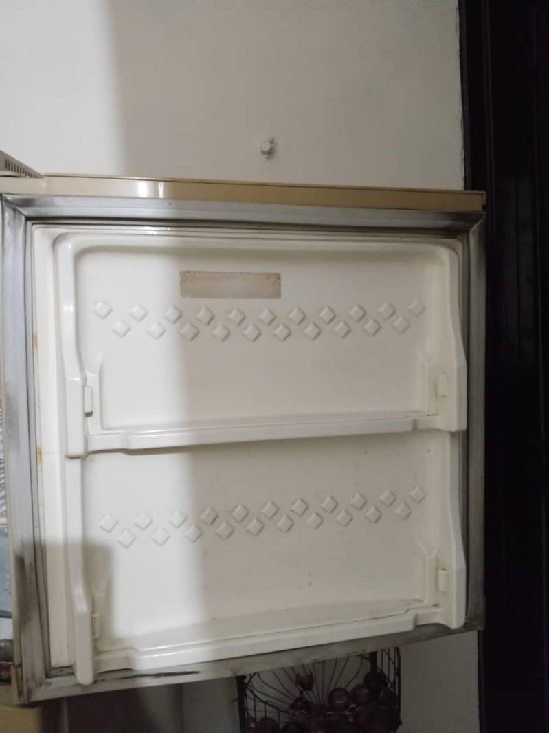 pell fridge 3