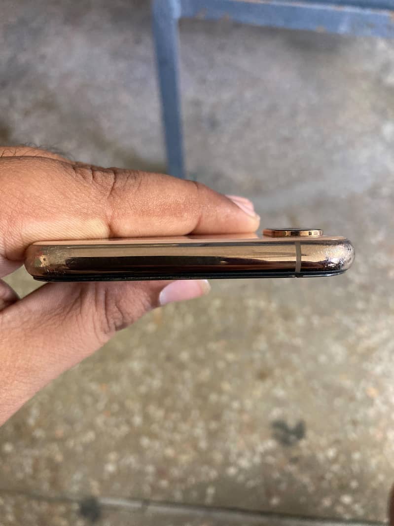 IPHONE XS 3