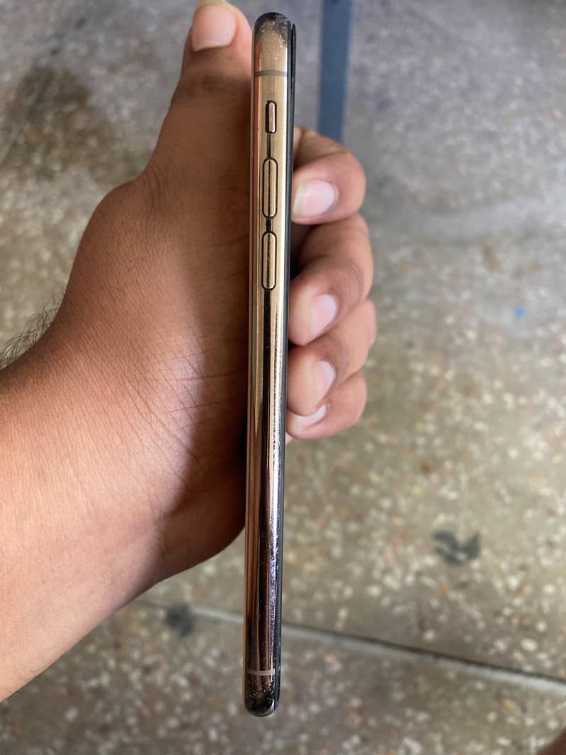IPHONE XS 7