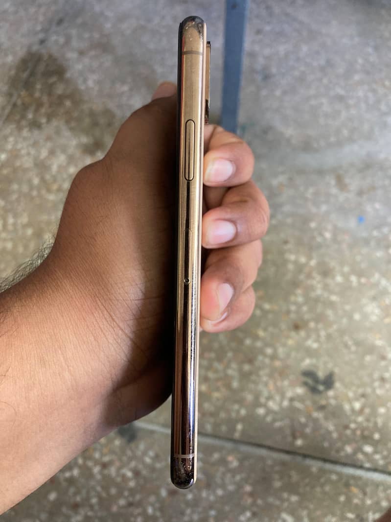 IPHONE XS 8