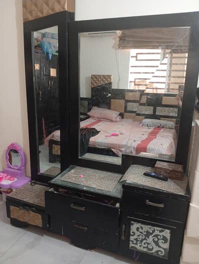 dressing table