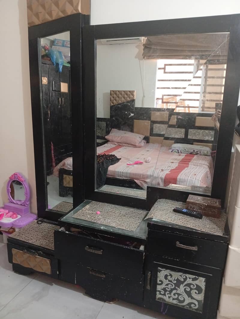 dressing table 0