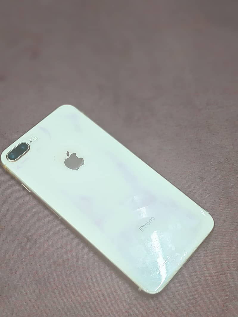 Apple iPhone 8 Plus 0