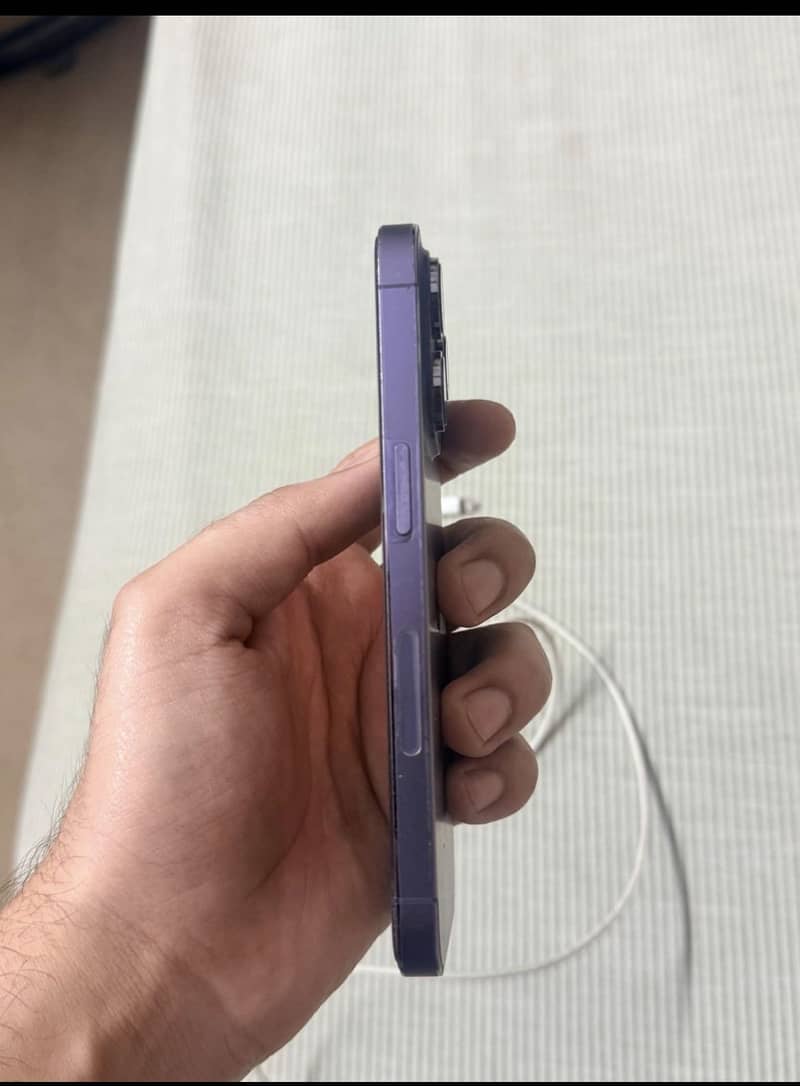 Apple iPhone 14 Pro 2