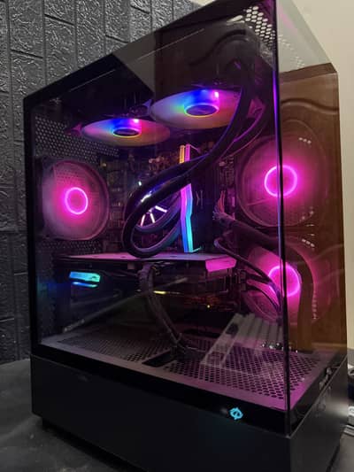 Gaming pc with curved Samsung monitor