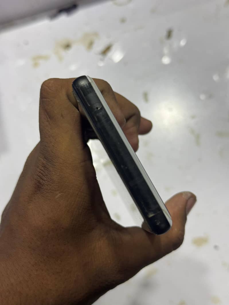 Google Pixel 6a 4