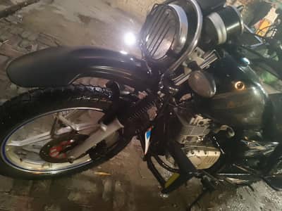 Suzuki gs150 se tube less tayer both like new all ok working condition