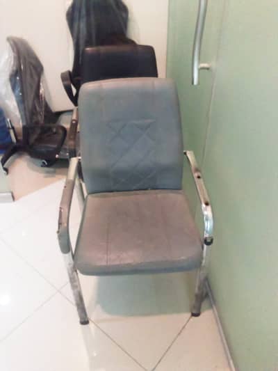 office chair black color