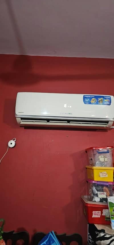 changanruba dc inverter 1.5 ton ac in running condition