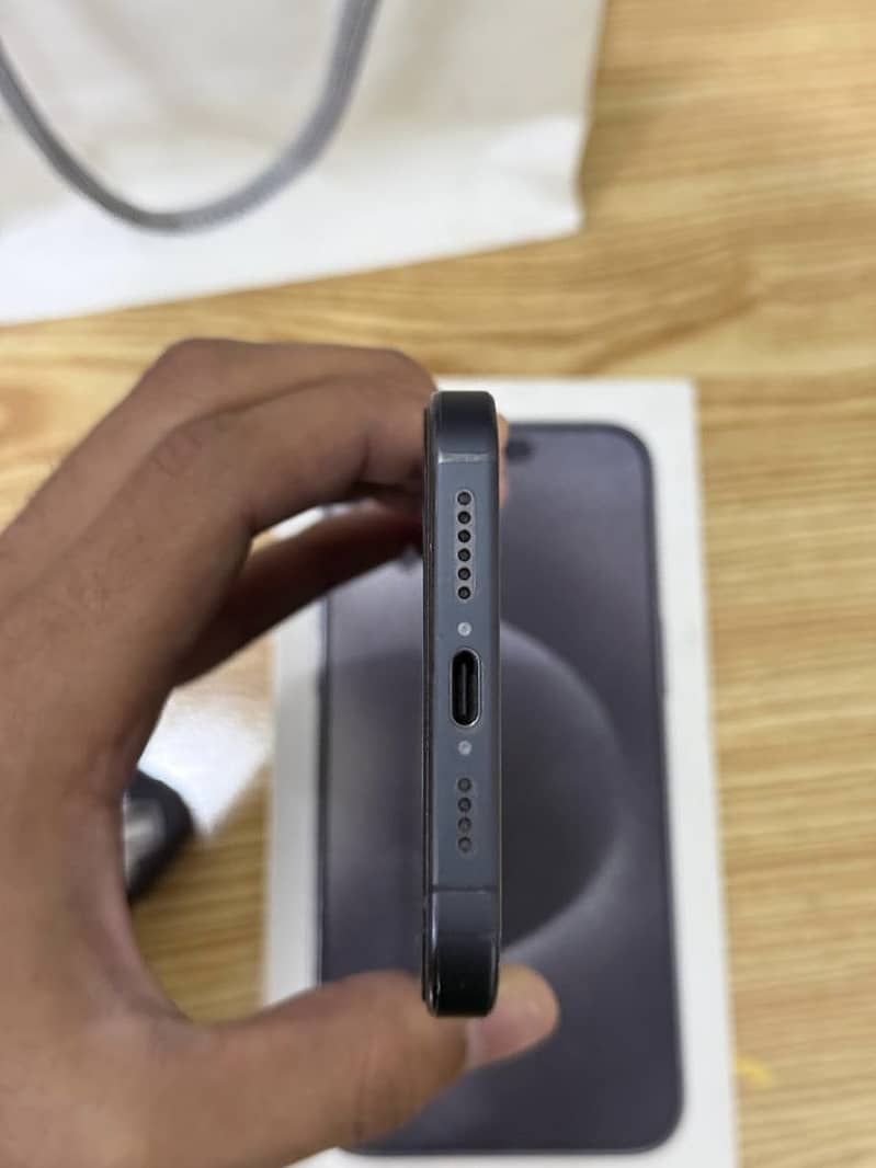 Apple iPhone 15 Pro Max 5