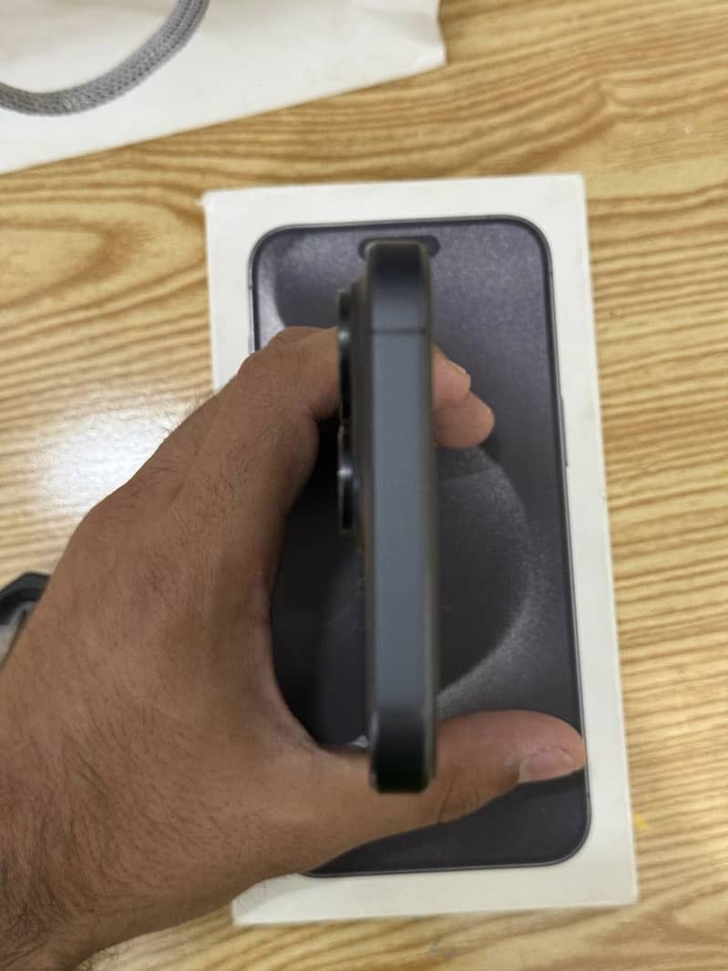 Apple iPhone 15 Pro Max 8