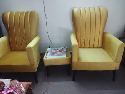 coffee table chairs