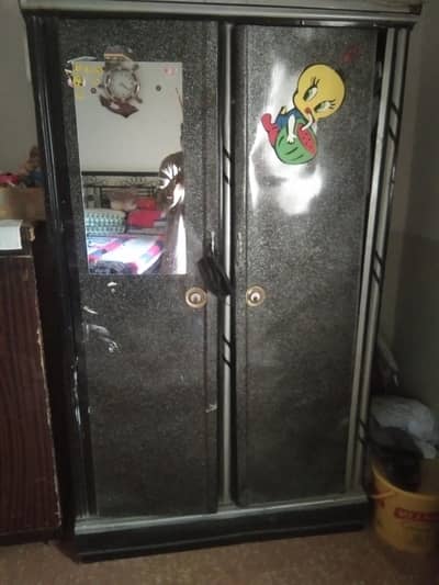 iron almirah used  right side door lock defective