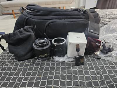 Nikon 35mm f/1.8G DX Prime Lens Bundle – Flash, Bag, Other Accessories