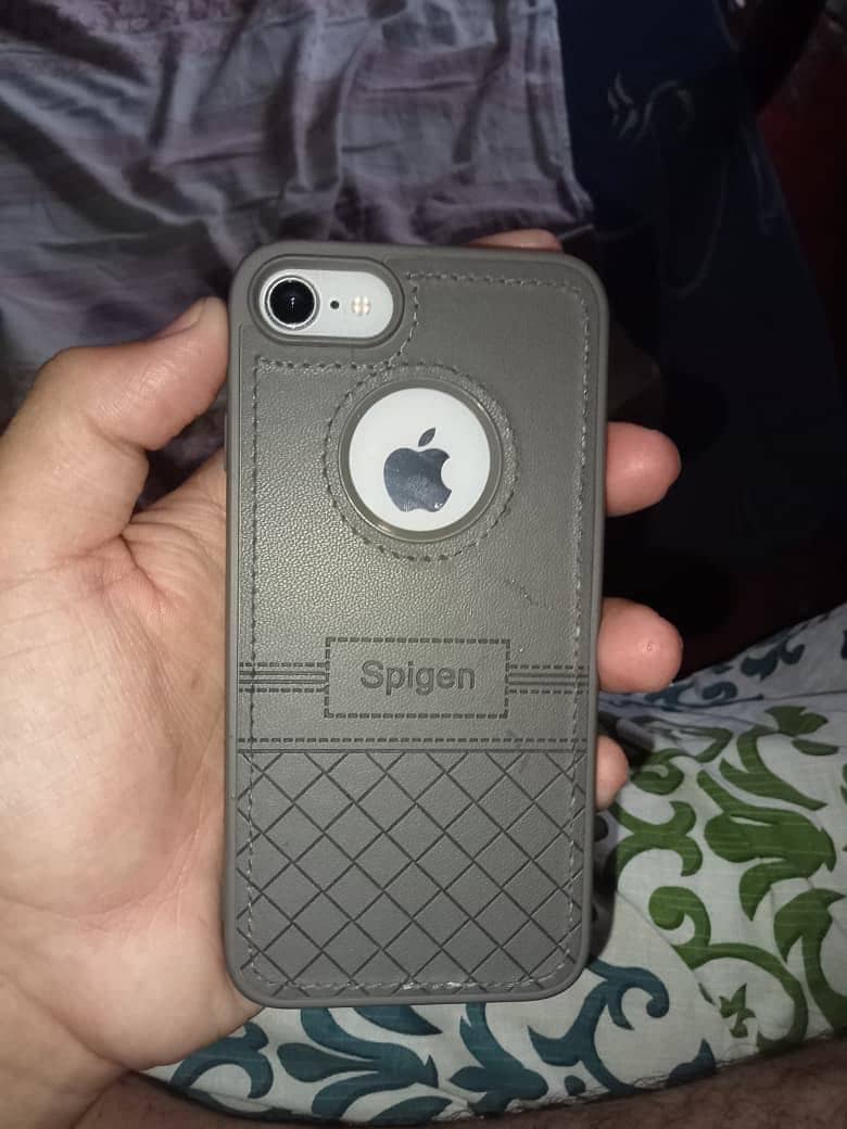 Apple iPhone 8 0