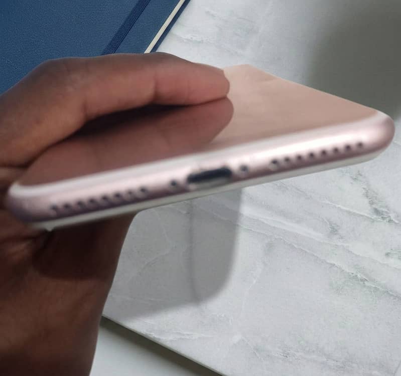 Apple iPhone 7 Plus 2