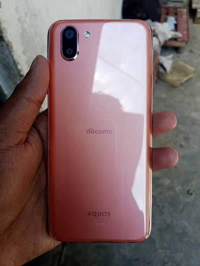 Sharp Aquos R2