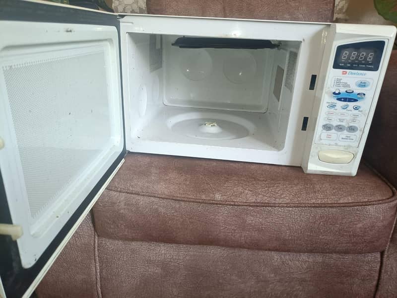 Dawlance microwave 1