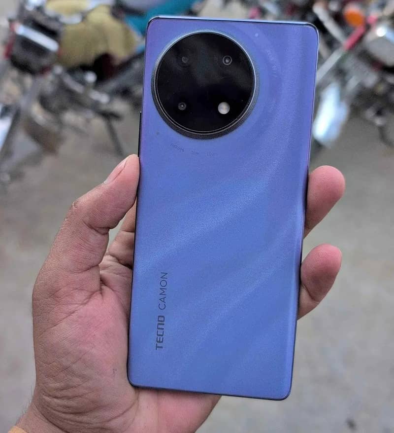 Tecno CAMON 30S 1