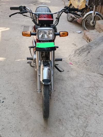 HONDA CD  70 RED COLOR