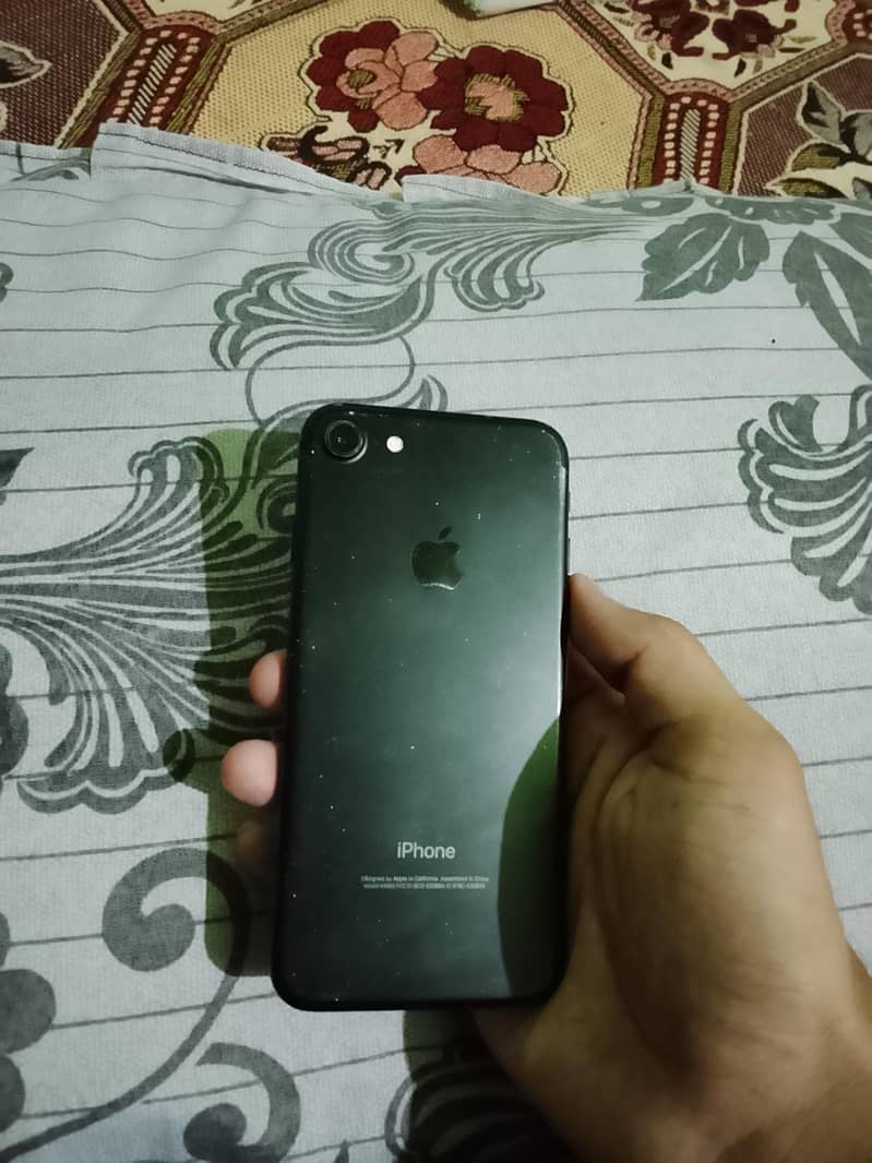 Apple iPhone 7 1