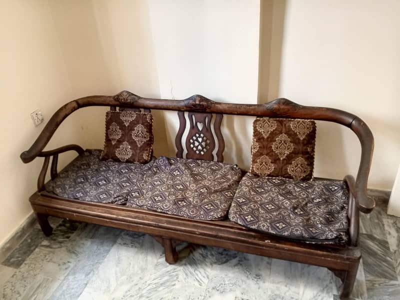 good condition sofa set 0