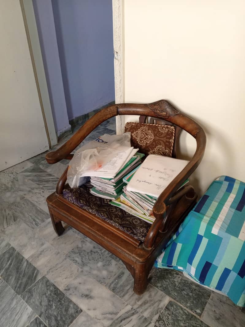 good condition sofa set 3