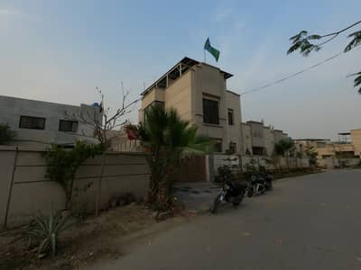 120 Sq. Yards corner Single-Storey Villa For Sale In Saima Luxury Home