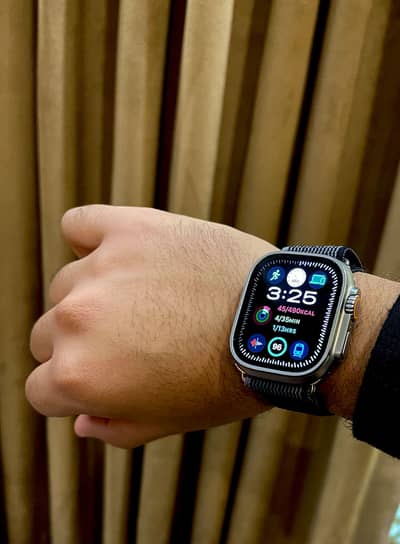 Apple Watch Ultra 2 Natural Titanium - 98% Battery Health