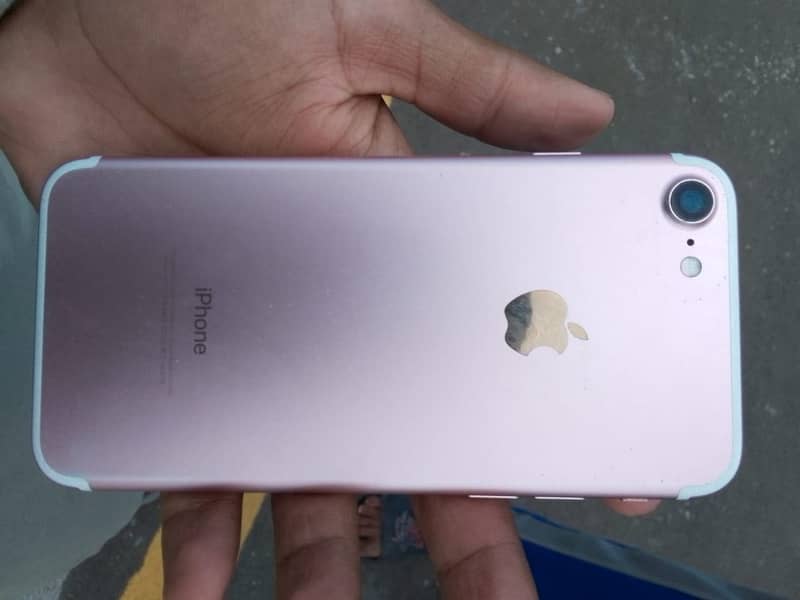 Apple iPhone 7 0