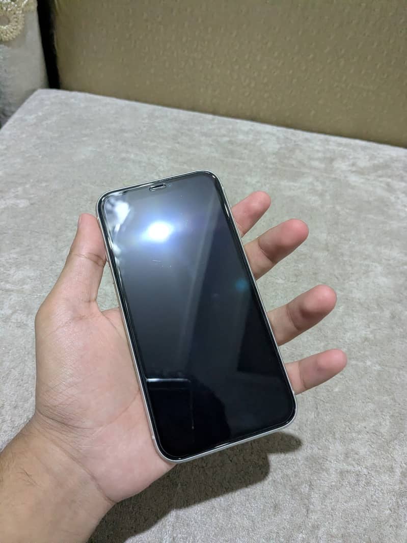 IPhone 11 3