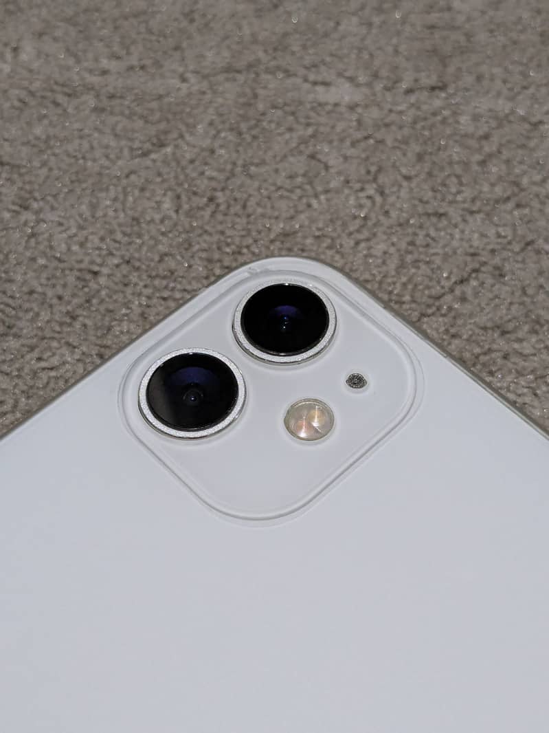 IPhone 11 4