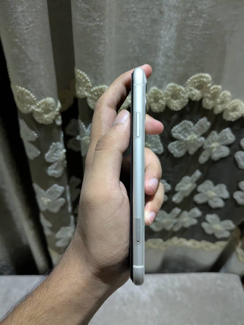 IPhone 11 6