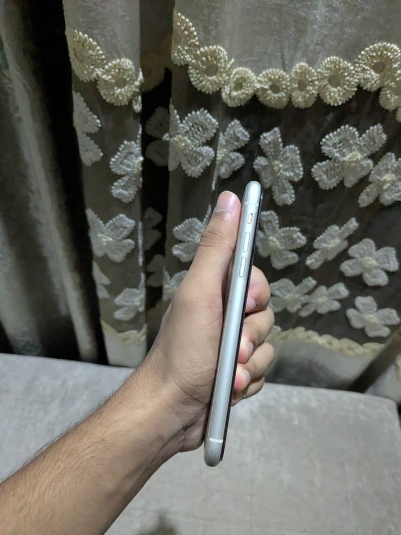 IPhone 11 7