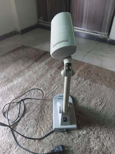White Fluorescent Table Lamp