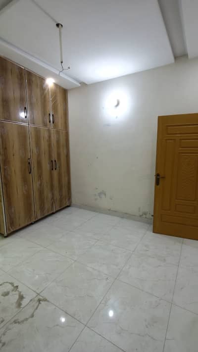 4 MARLA LOWER PORTION FOR RENT IN MILITARY ACCOUNT COLLEGE ROAD LAHORE