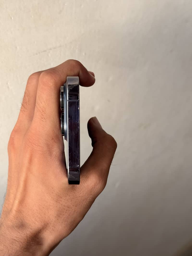 iPhone 14 pro 3