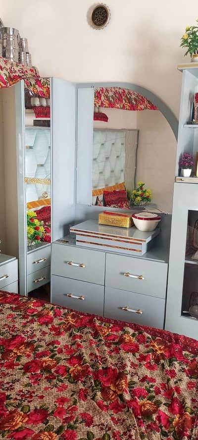 5 Maah Istemal Shuda Mukammal Bedroom Set - Fori Farokht
