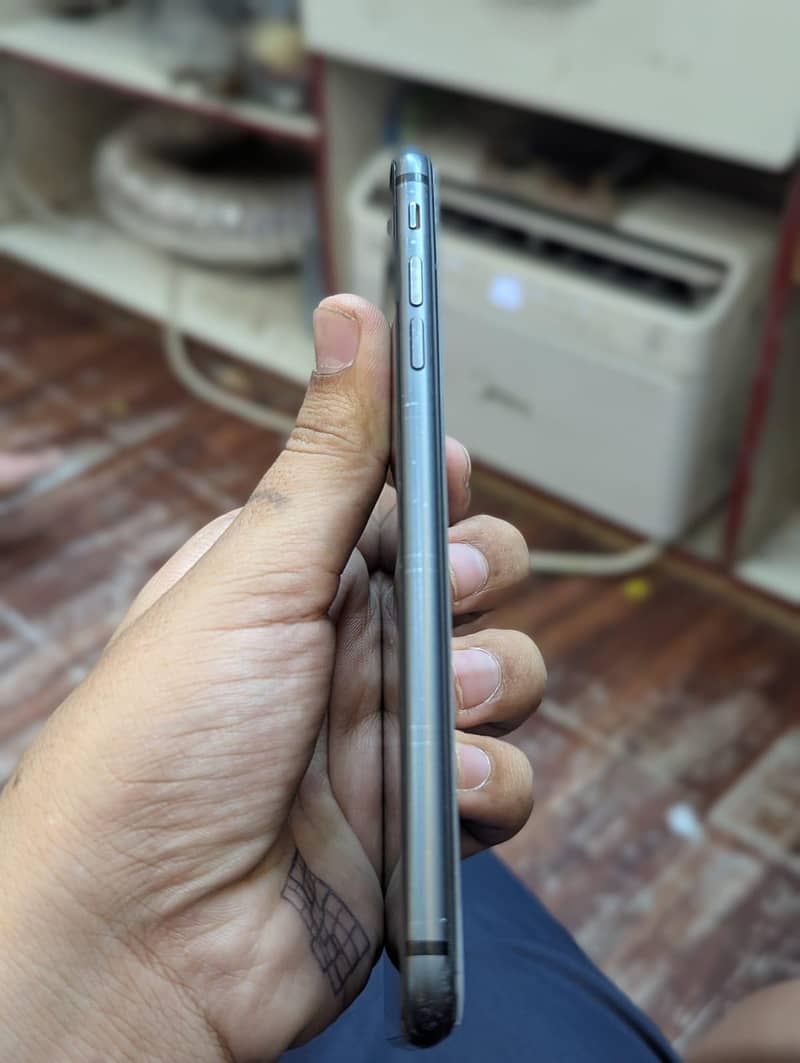 Apple iPhone 8 Plus 6