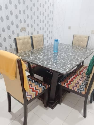 Dining table for sale