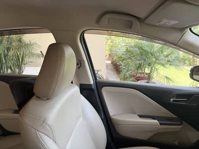 Honda City 2022 Aspire CVT 1500cc top of the line