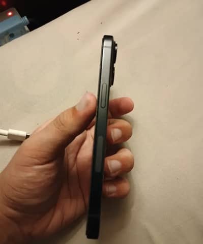 Apple iPhone 15
