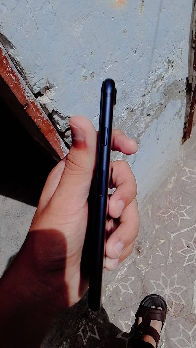Apple iPhone 7 4