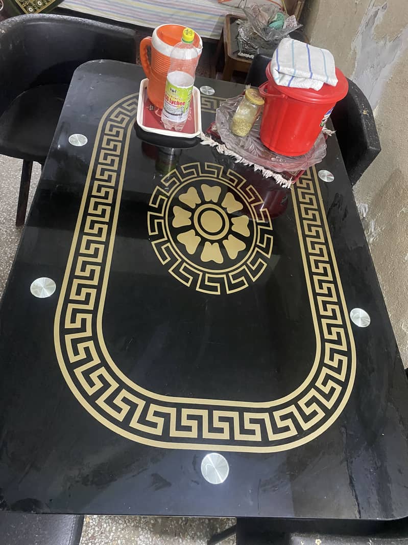 Dining table 0