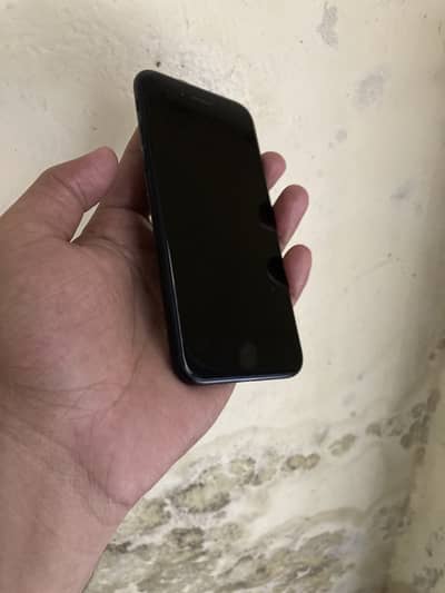 Apple iPhone SE