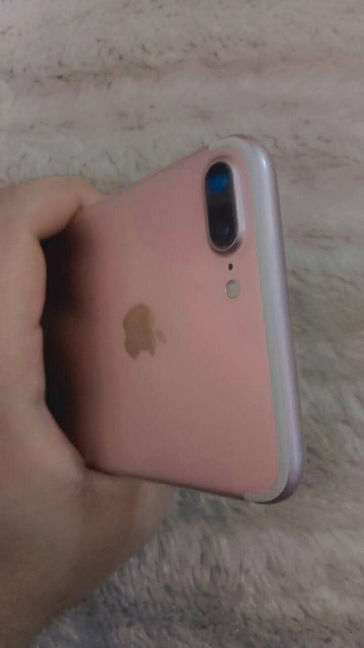 Apple iPhone 7 Plus 2
