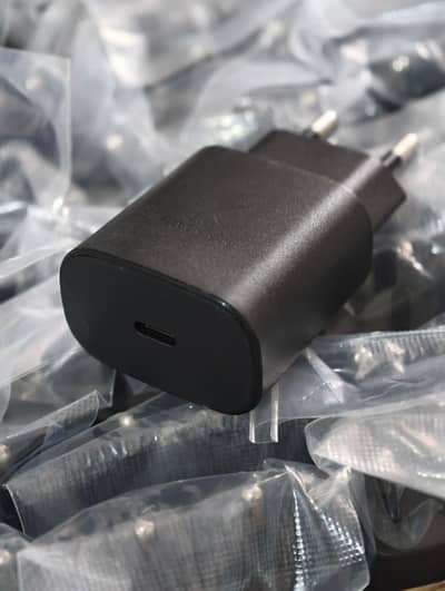 Original Samsung 25W Super Fast Travel Charger (USB-C) – High Quality