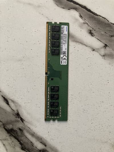 Samsung 8GB DDR4 RAM (2400MHz) for Desktop PC - 10/10 Condition